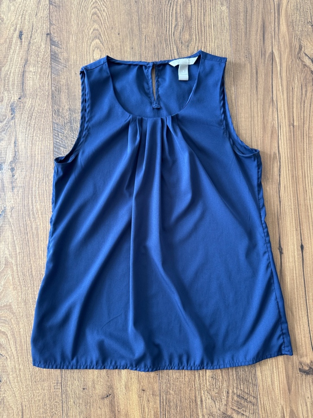 Banana Republic navy sleeveless blouse, size small